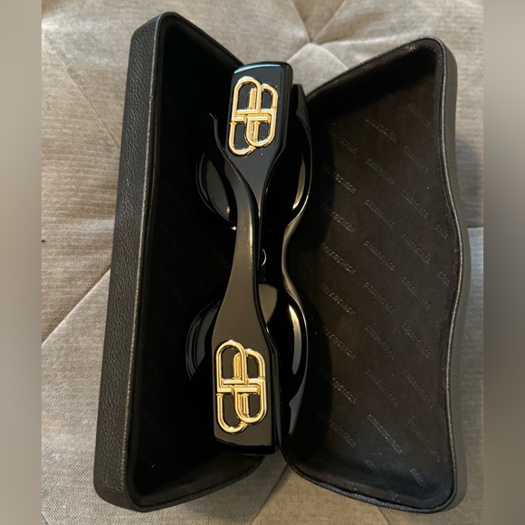 Preowned BALENCIAGA BB0070S 006 SUNGLASSES Good Condition - Picture 14 of 14